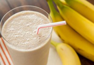 Nutribullet Receta Smoothie me Banane, molle dhe rrush